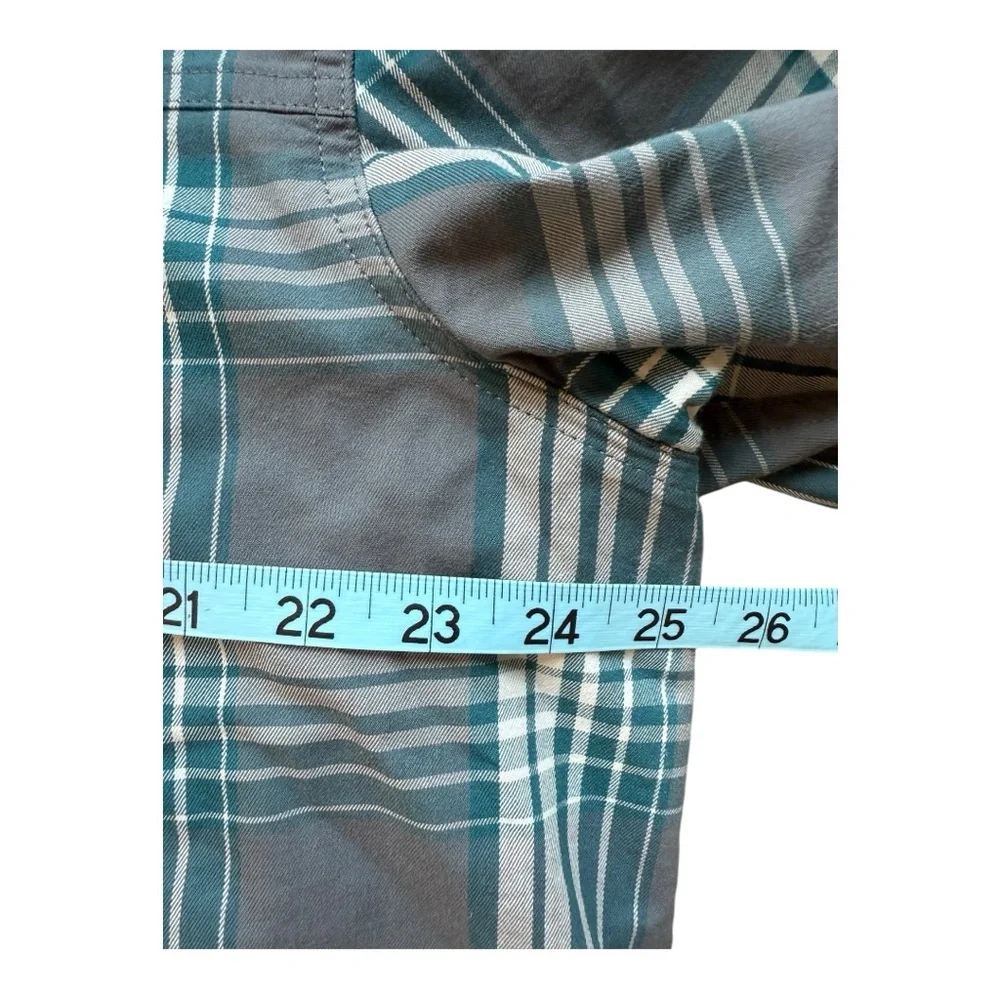 Wrangler Blue and Gray Plaid Casual Shirt‎